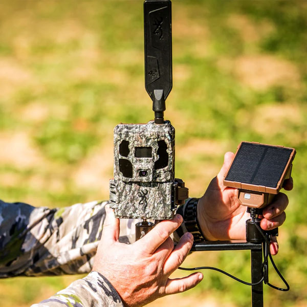 Browning Defender Pro Scout Max HD Ai Solar 4G Trail Camera